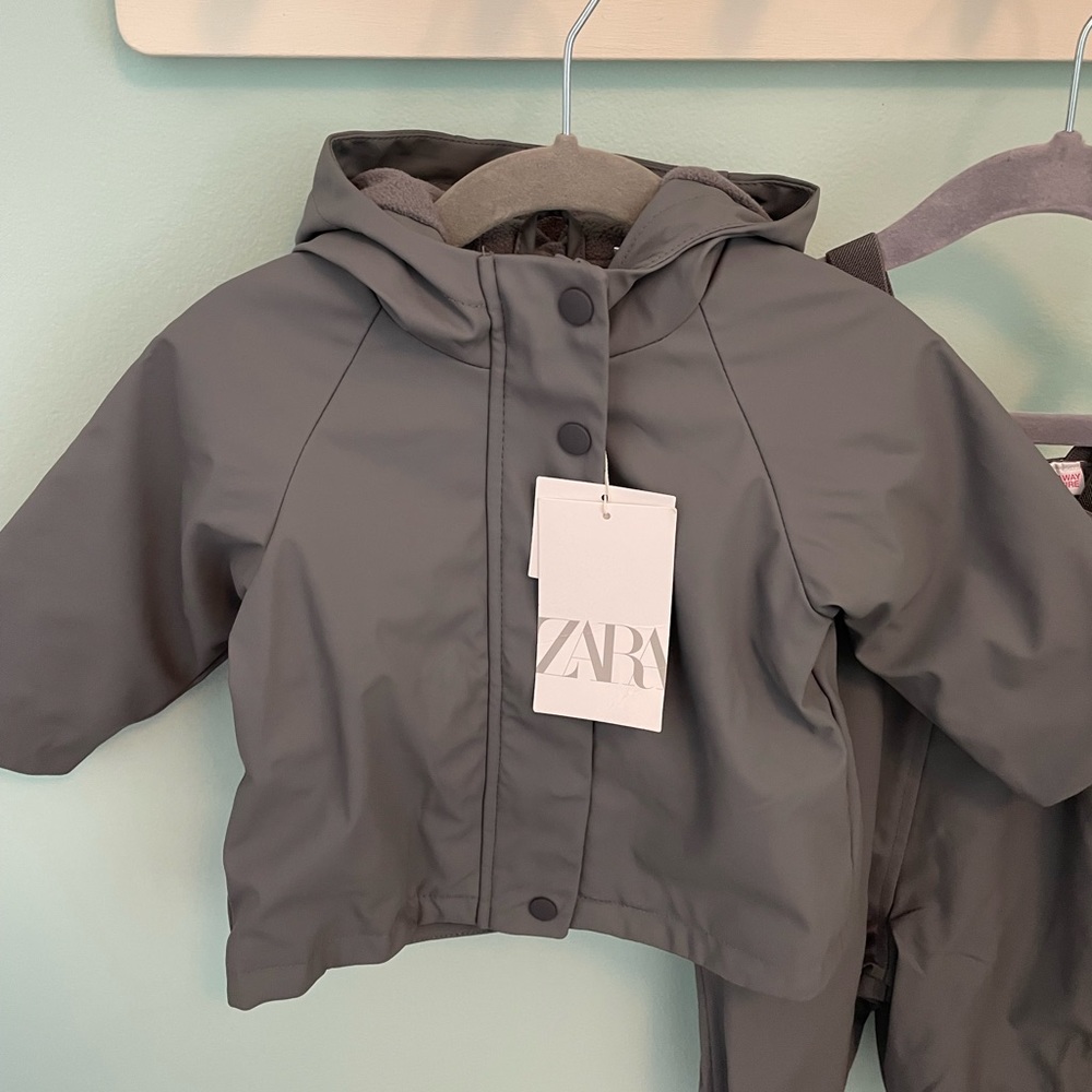 ZARA WATER RESISTANT RUBBERIZED SET - Picture 3 of 13